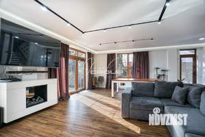 Дом 285м², 3-этажный, участок 12 сот.