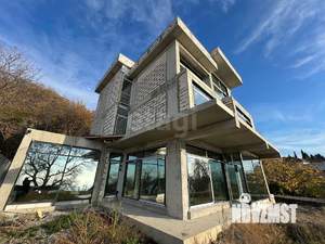 Дом 220м², 3-этажный, участок 3 сот.