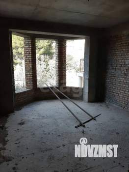 Дом 400м², 3-этажный, участок 6 сот.