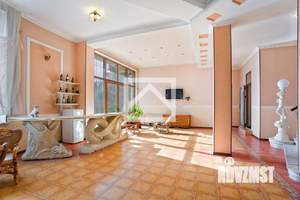 Дом 515м², 4-этажный, участок 10 сот.