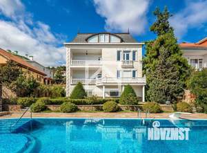 Дом 630м², 3-этажный, участок 10 сот.