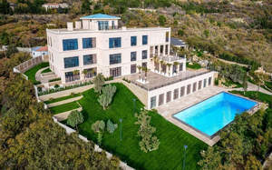 Дом 3271м², 4-этажный, участок 65 сот.