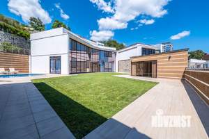 Дом 279м², 2-этажный, участок 9 сот.