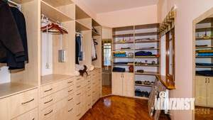 Дом 385м², 3-этажный, участок 14 сот.