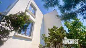 Коттедж 250м², 3-этажный, участок 3 сот.