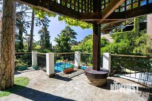 Дом 400м², 3-этажный, участок 41 сот.