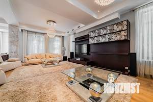 Дом 538м², 3-этажный, участок 10 сот.