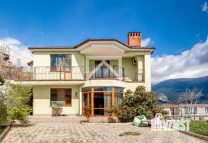 Дом 317м², 3-этажный, участок 7 сот.