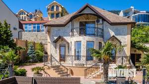 Коттедж 203м², 2-этажный, участок 6 сот.