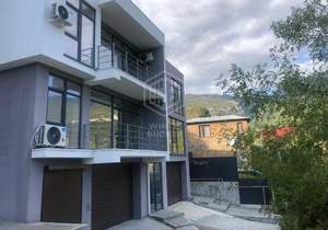 Дом 131м², 3-этажный, участок 1 сот.