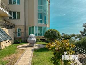 Дом 1391м², 4-этажный, участок 39 сот.