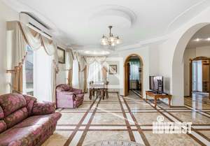 Дом 277м², 3-этажный, участок 5 сот.