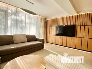 Дом 200м², 3-этажный, участок 1 сот.