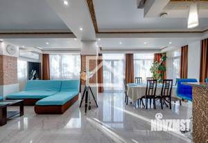 Дом 300м², 3-этажный, участок 4 сот.