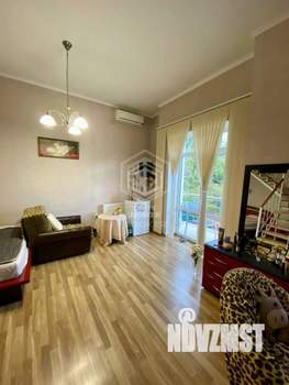 Дом 590м², 3-этажный, участок 9 сот.