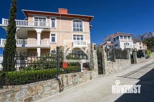 Дом 491м², 4-этажный, участок 10 сот.