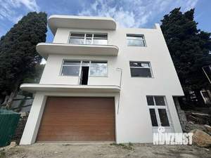 Дом 300м², 3-этажный, участок 6 сот.