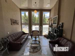 Дом 606м², 4-этажный, участок 15 сот.