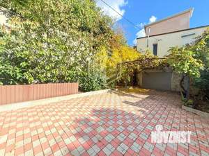 Дом 210м², 3-этажный, участок 6 сот.