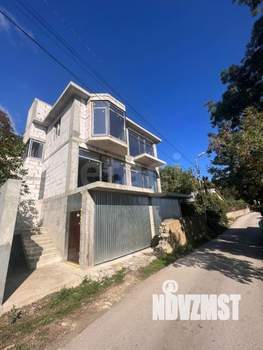 Дом 249м², 3-этажный, участок 4 сот.