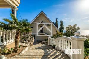 Дом 294м², 3-этажный, участок 20 сот.