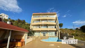 Дом 625м², 3-этажный, участок 8 сот.