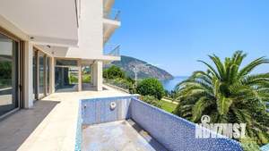 Дом 639м², 4-этажный, участок 10 сот.