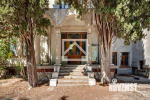 Дом 600м², 3-этажный, участок 20 сот.