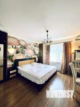 Дом 236м², 3-этажный, участок 8 сот.