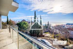 Дом 315м², 3-этажный, участок 8 сот.