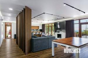 Дом 285м², 3-этажный, участок 12 сот.