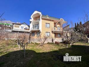 Дом 498м², 3-этажный, участок 12 сот.