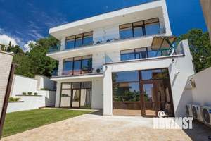 Дом 299м², 2-этажный, участок 3 сот.