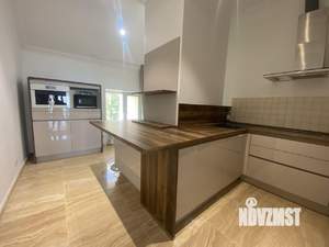 Дом 750м², 4-этажный, участок 10 сот.