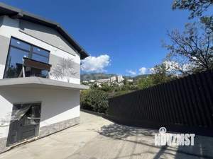 Дом 242м², 3-этажный, участок 4 сот.