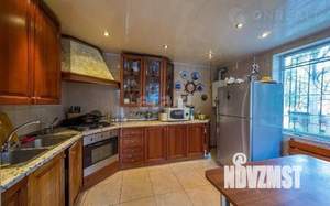 Дом 150м², 3-этажный, участок 7 сот.