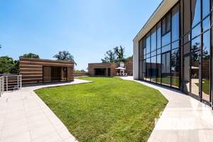 Дом 279м², 2-этажный, участок 9 сот.