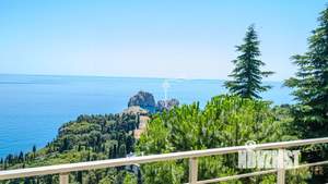 Дом 639м², 4-этажный, участок 10 сот.