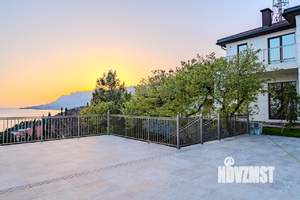 Дом 1551м², 3-этажный, участок 48 сот.