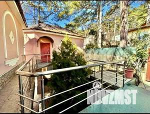 Дом 229м², 3-этажный, участок 4 сот.