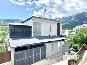 Дом 287м², 3-этажный, участок 4 сот.