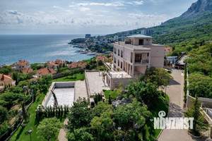 Дом 3270м², 4-этажный, участок 65 сот.