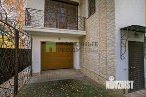 Дом 300м², 3-этажный, участок 3 сот.