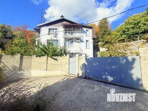 Дом 210м², 3-этажный, участок 6 сот.