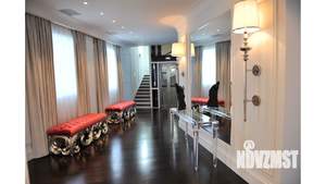 Дом 830м², 3-этажный, участок 10 сот.