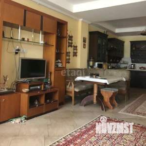 Таунхаус 240м², 3-этажный, участок 3 сот.