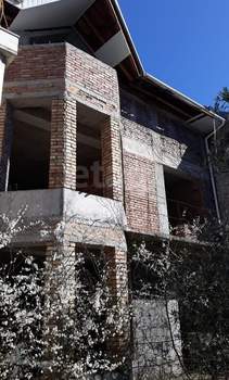 Дом 400м², 3-этажный, участок 6 сот.