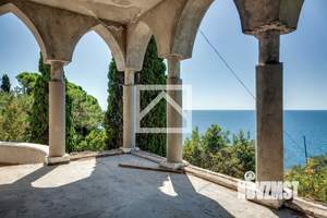 Дом 600м², 3-этажный, участок 20 сот.