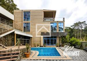 Дом 1480м², 4-этажный, участок 25 сот.