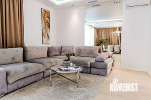 Дом 297м², 2-этажный, участок 6 сот.